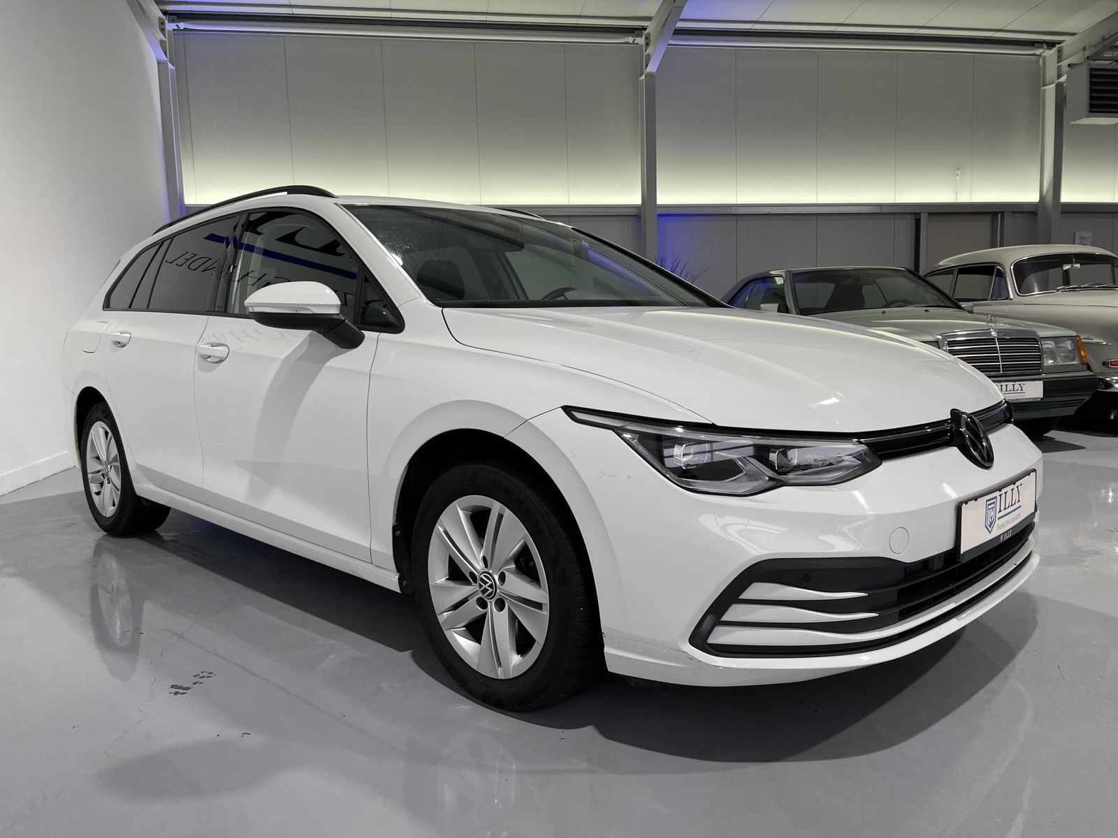 Fahrzeugabbildung Volkswagen Golf 2.0 TDI*Life*LED-Plus*Easy-Open*Navi*PDC*