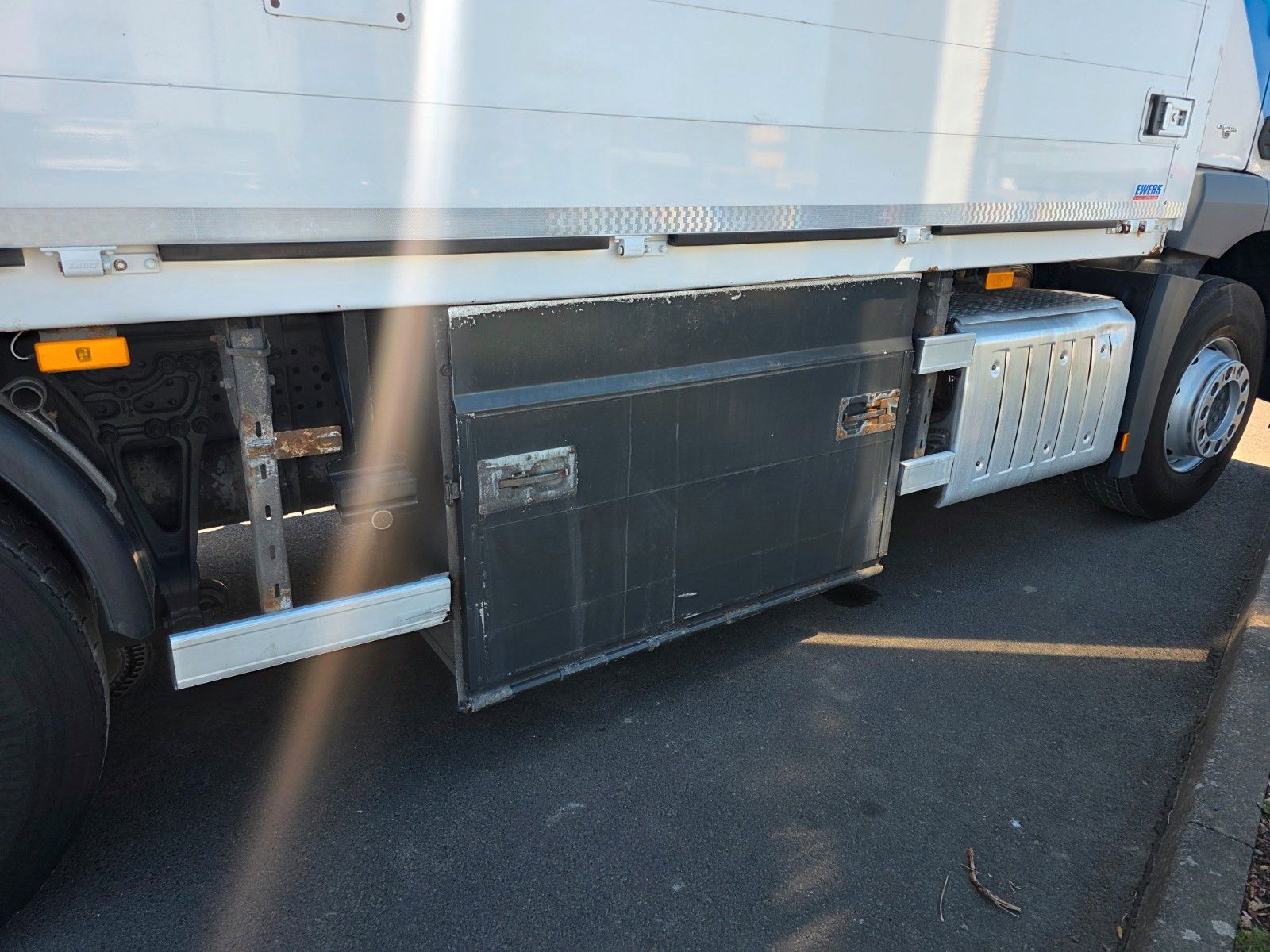Fahrzeugabbildung Mercedes-Benz Antos 2543 L Schwenkwand LBW BÄR 2.500kg AHK