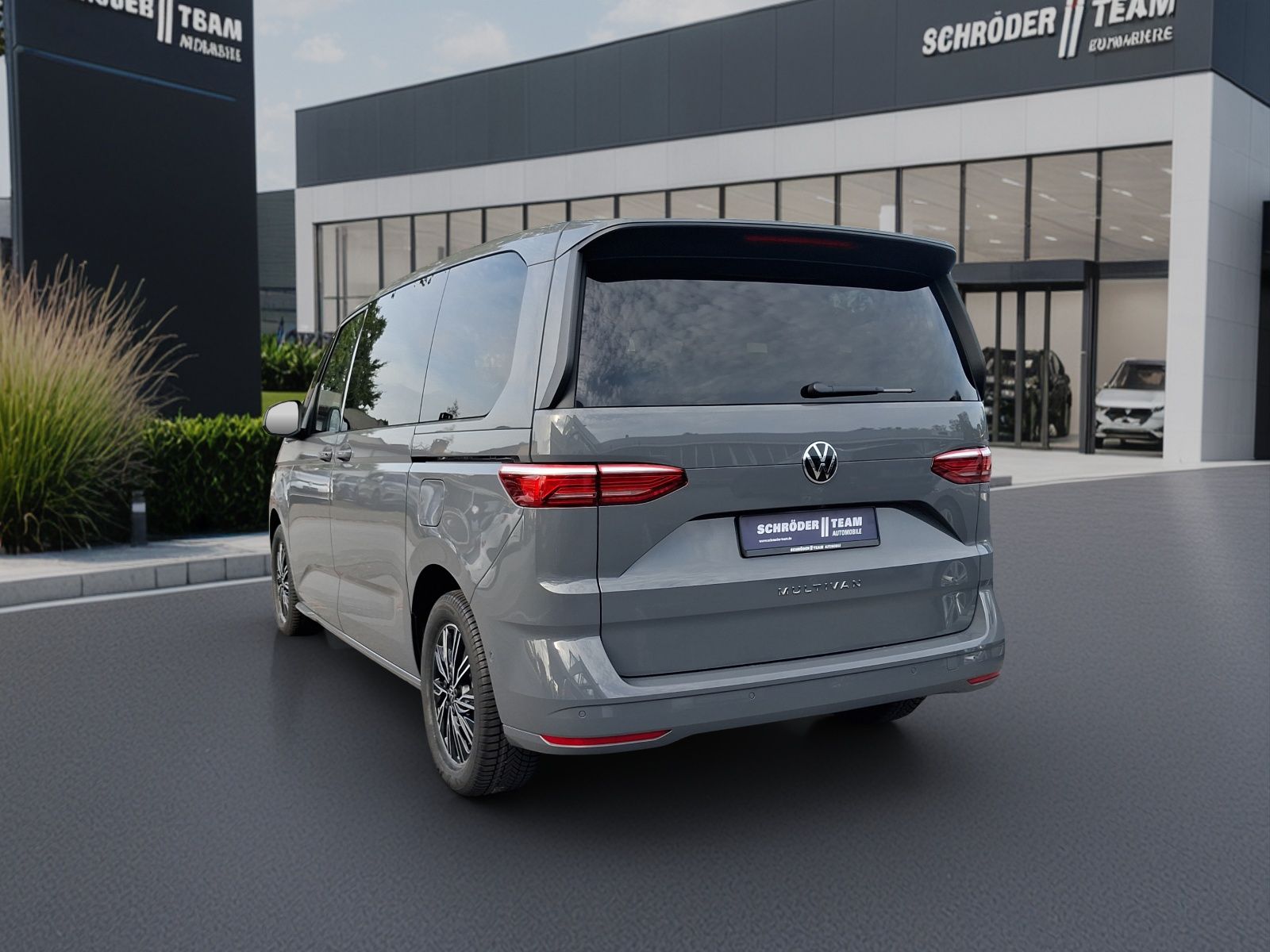 Volkswagen T7 Multivan Life kurz 2.0 TDI AHK 7-Sitzer Vis-a imagem 3