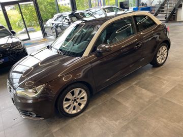 Audi A1 ambition *BI-XENON*PDC*KLIMAAUT*SZHZ*ALU*