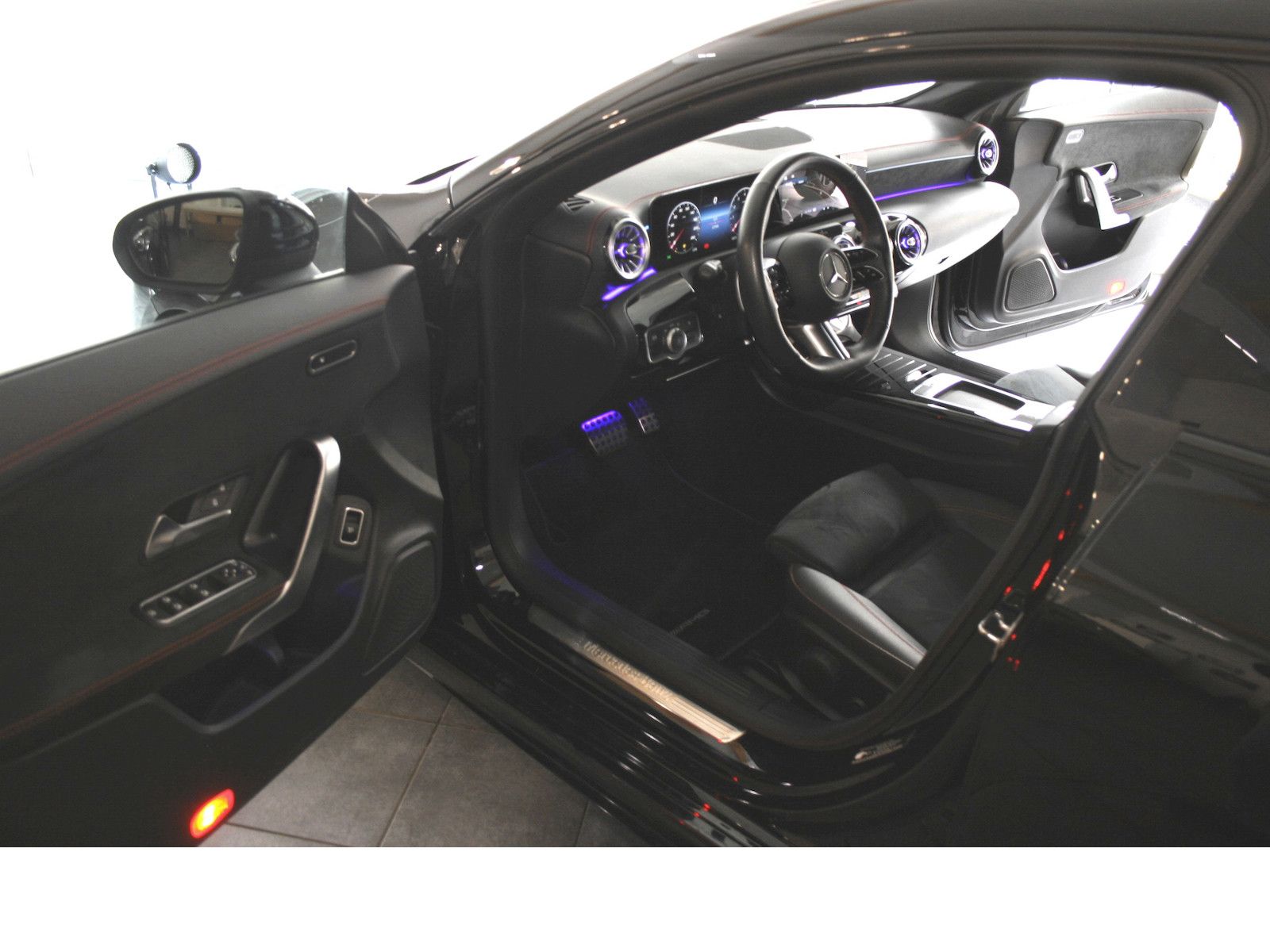 Fahrzeugabbildung Mercedes-Benz CLA 200 Shooting Brake AMG Advanced Plus *Night*