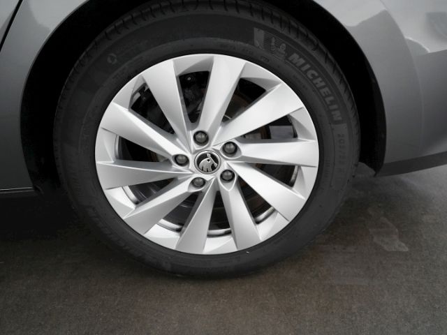 Octavia COMBI STYLE TDI DSG+AHK+NAVI+KLIMA+SITZH