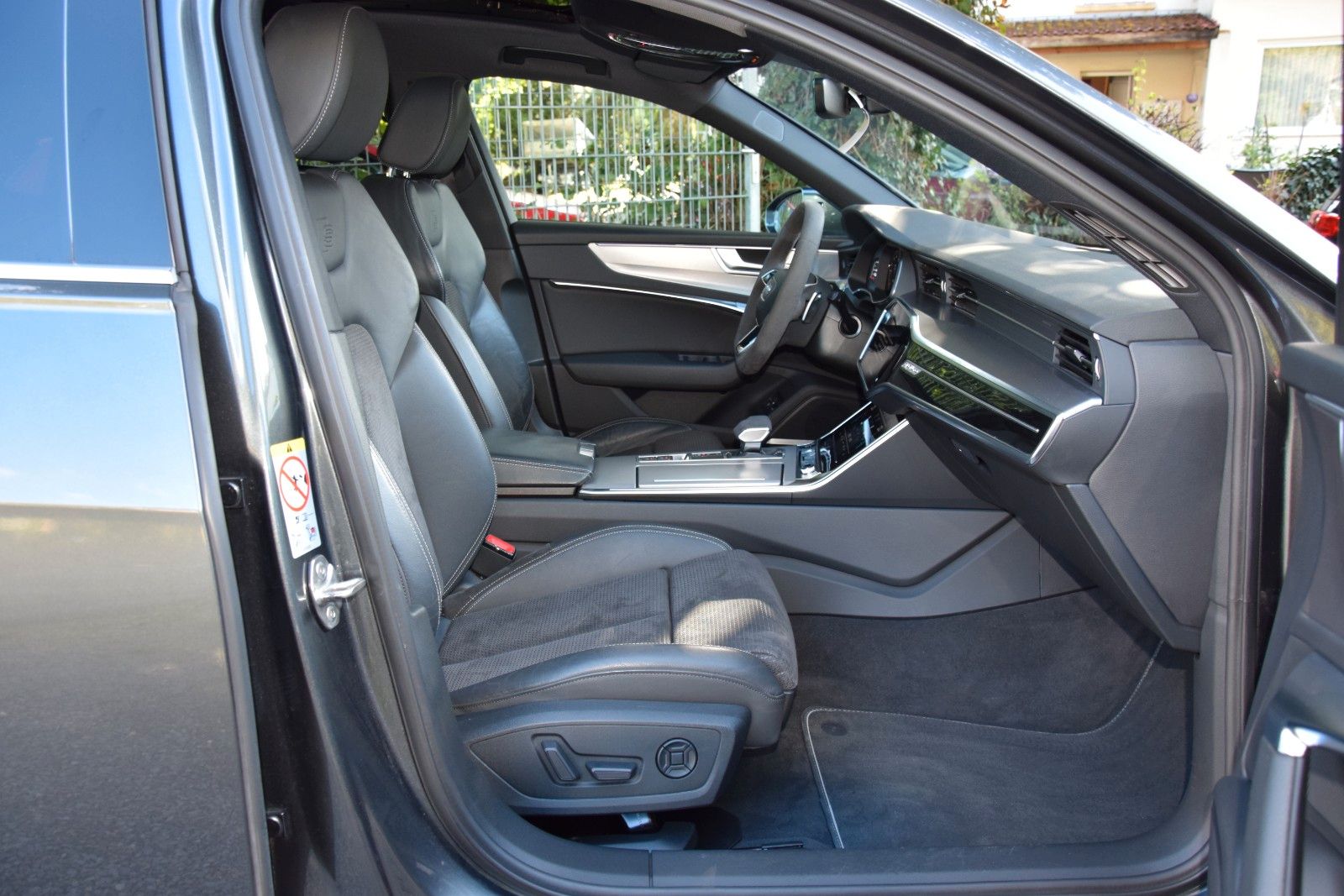 Audi A6 Avant 55 TFSI e QU 3x S-LINE HD-LED PANO 360° foto 11
