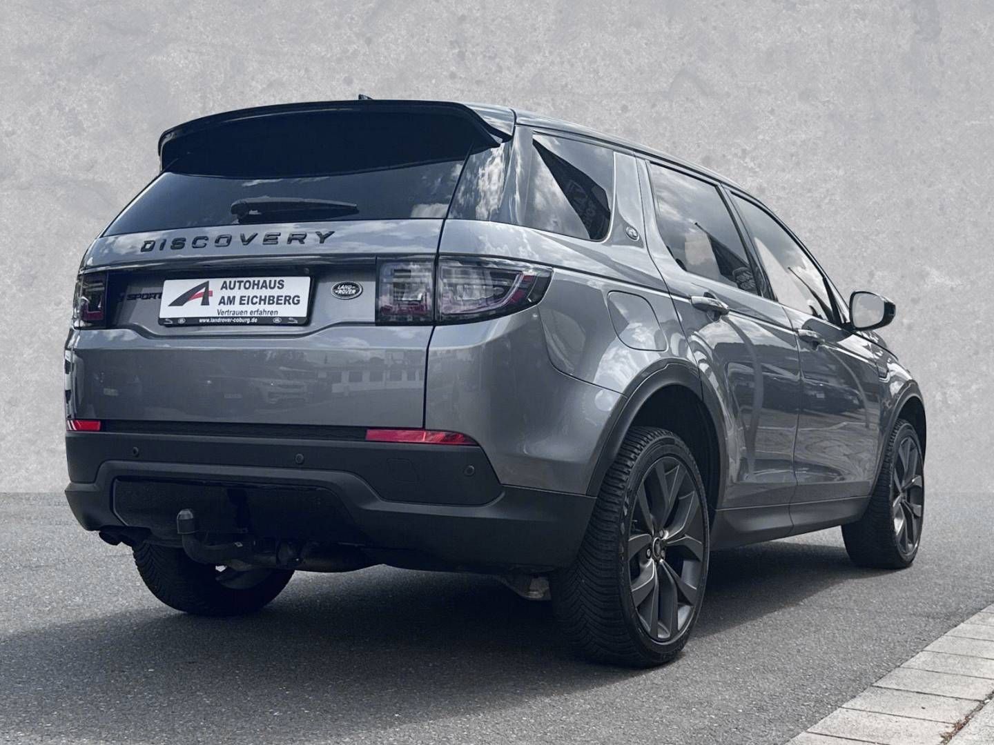 Fahrzeugabbildung Land Rover Land Rover Discovery Sport D165 SE