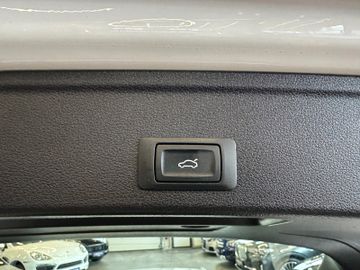 Audi A4 Avant sport *VIRTUALCOCKPIT*BI-XENON*NAVI*