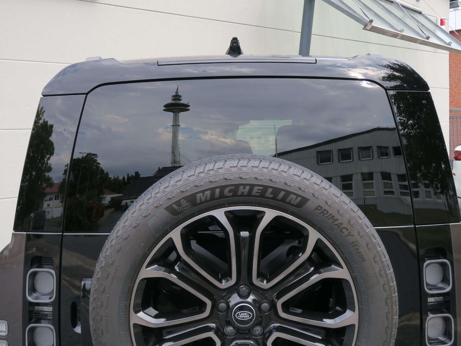 Land Rover Defender 110 P635 OCTA 1.Hd.*Leder schwarz*22' foto 8