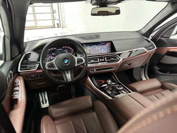 Fahrzeugabbildung BMW X5 M50d ACC Belüft 360° FondEnt TV SkyLounge DAB
