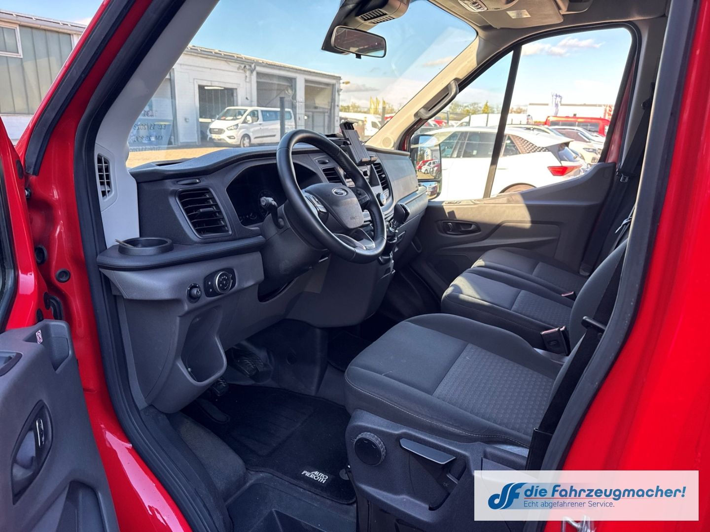 Fahrzeugabbildung Ford Transit Kombi 350 L3 Trend Behindertengerecht*74