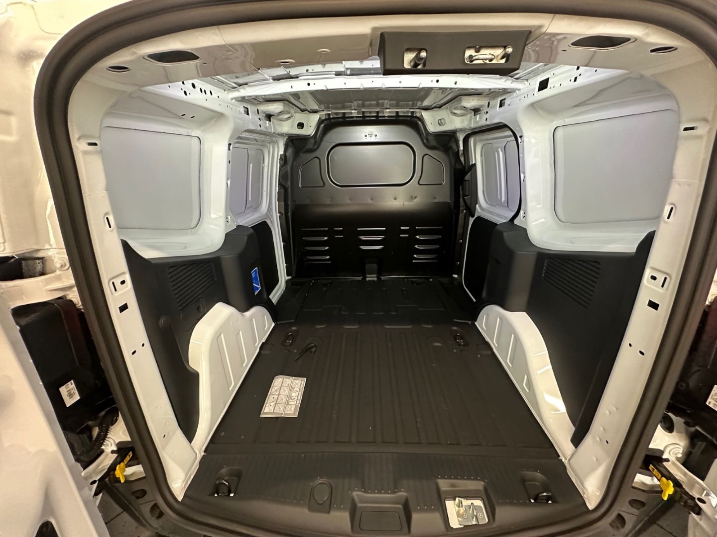 Fahrzeugabbildung Ford Transit Courier BEV Trend Kamera Verkehrszeichen