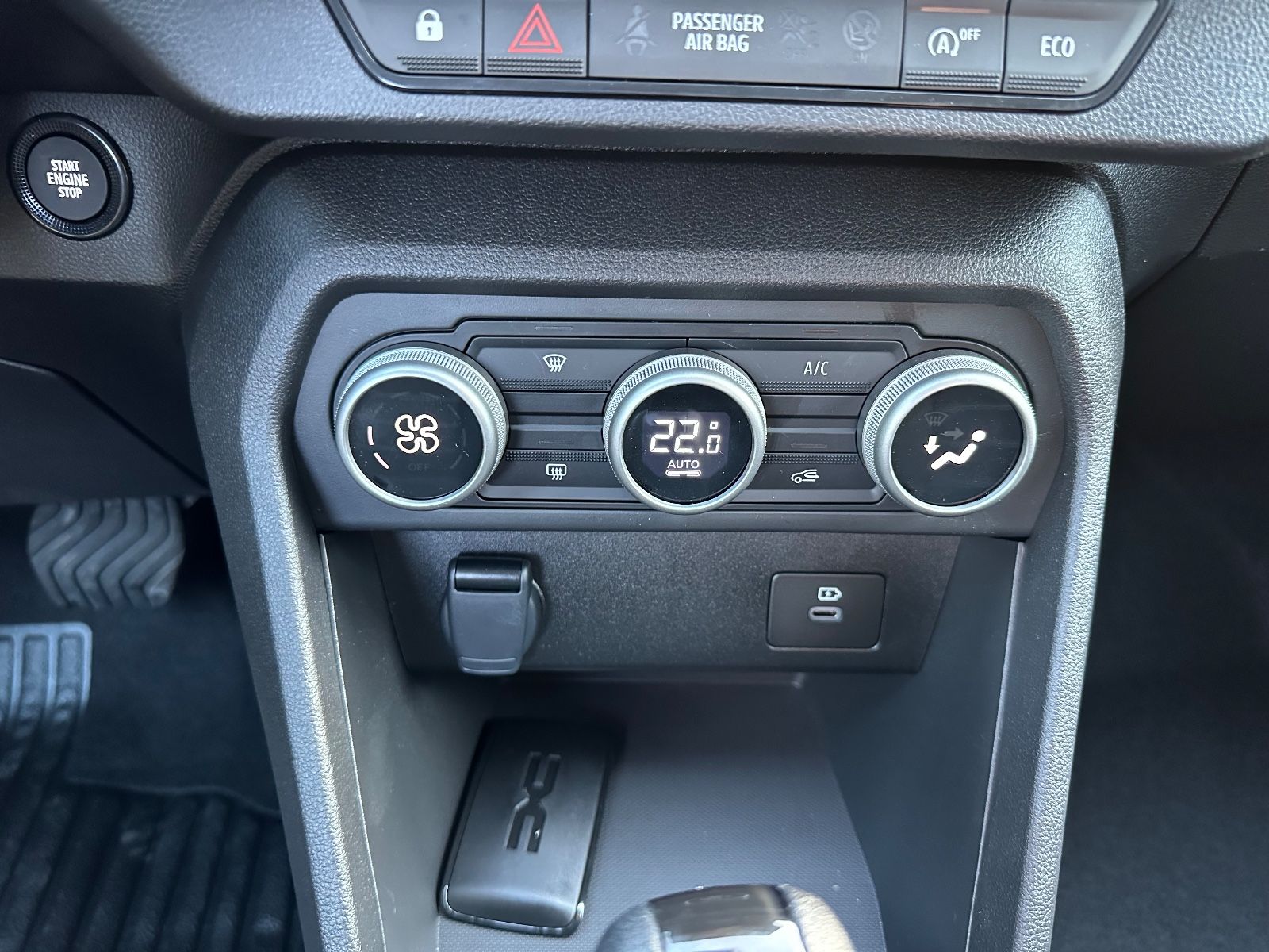 Fahrzeugabbildung Dacia Sandero Stepway Expression CVT LED/PDC/Carplay