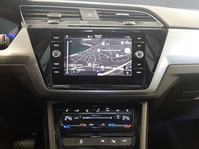 Fahrzeugabbildung Volkswagen Touran 4All 2.0TDI DSG Pano AHK 7-Sitzer Navi