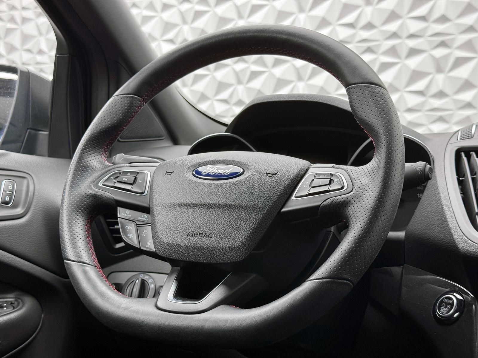 Fahrzeugabbildung Ford 1.5 ST-LINE/4x4/ALLRAD/DSG/KEYLESS/ACC/R-CAM/LED