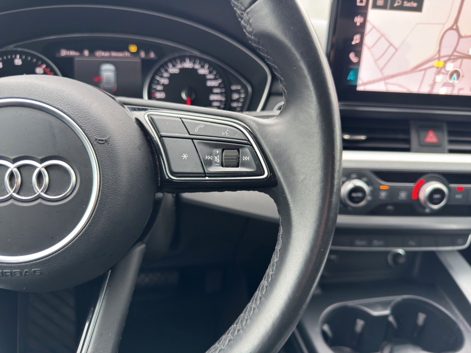 Fahrzeugabbildung Audi A4 AVANT 35 TFSI BLACK S-TRONIC NAVI LED ALLWETT