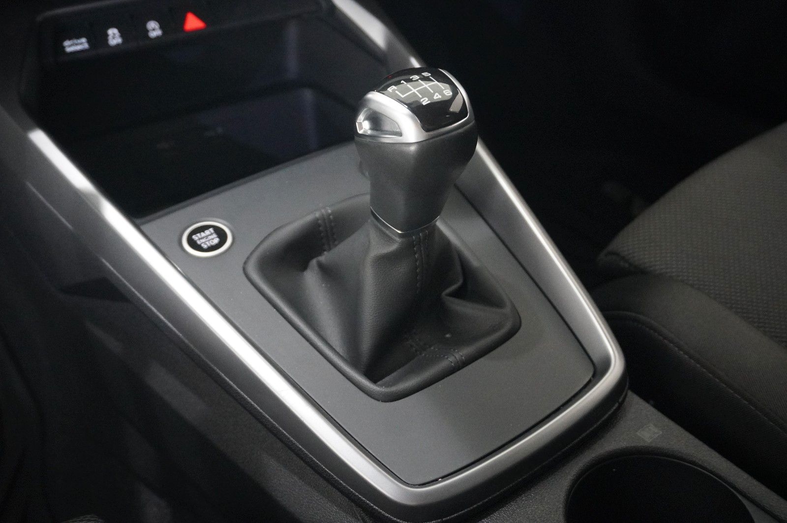 Fahrzeugabbildung Audi A3 Sportback 35 TFSI NAVI/LED/SPORT/SHZ/VIRT/DAB