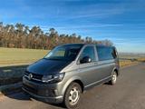 Volkswagen T6 Multivan mit AHK und Fahrradträger - graue Volkswagen T6 Multivan