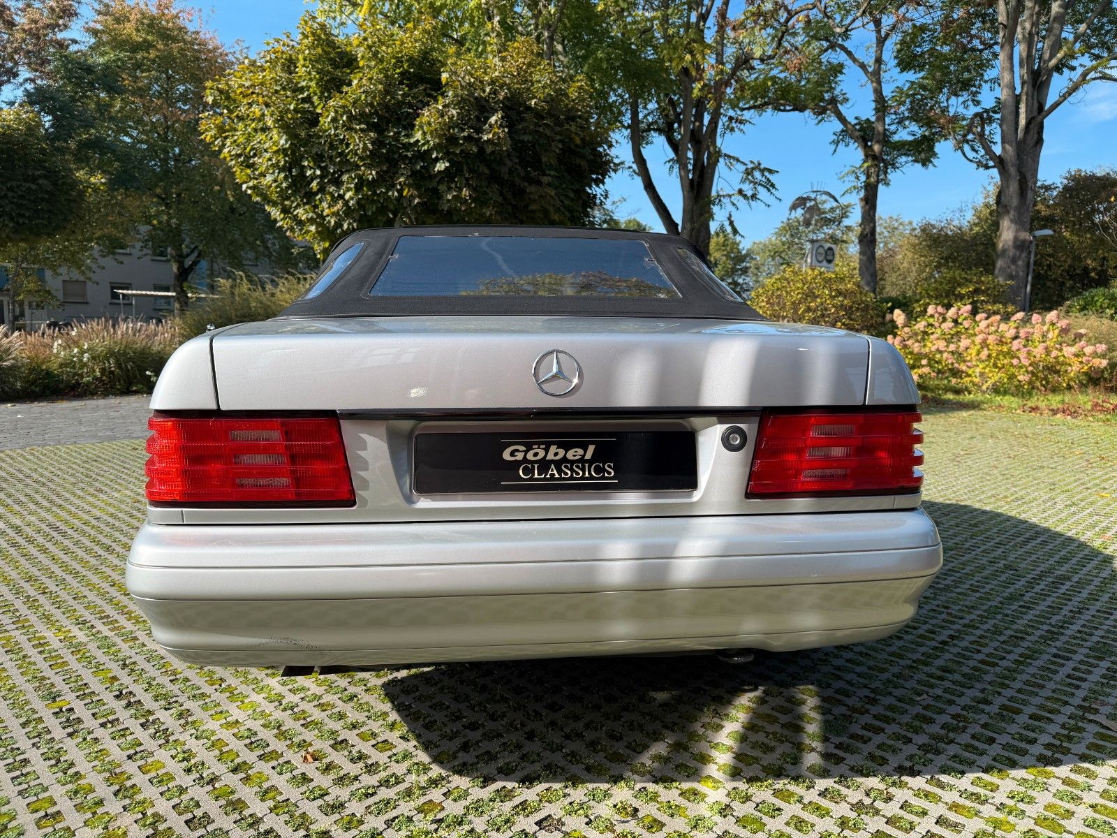 Fahrzeugabbildung Mercedes-Benz SL 280