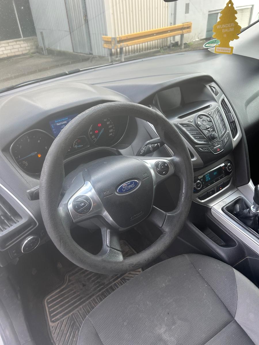Ford Focus 2013 — photo 11