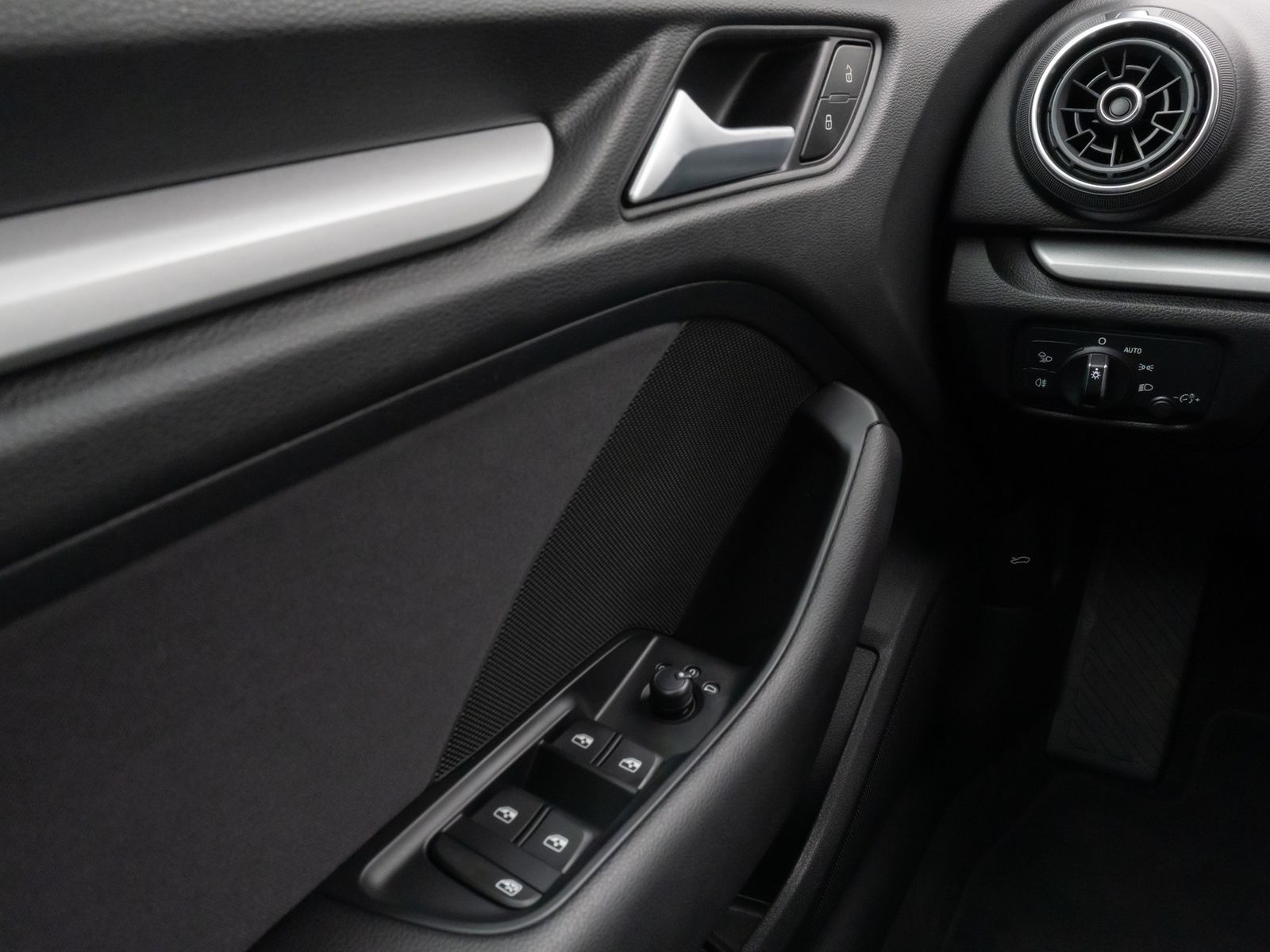 Fahrzeugabbildung Audi A3 Sportback 35 TDI Aut. Sitzhzg Navi Xenon