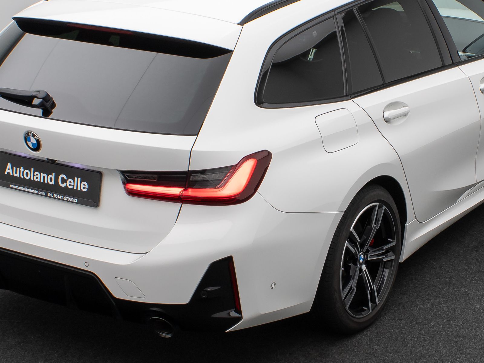 Fahrzeugabbildung BMW 320d xD M Sport Pro Kamera HUD DAB H/K AHK Komfo