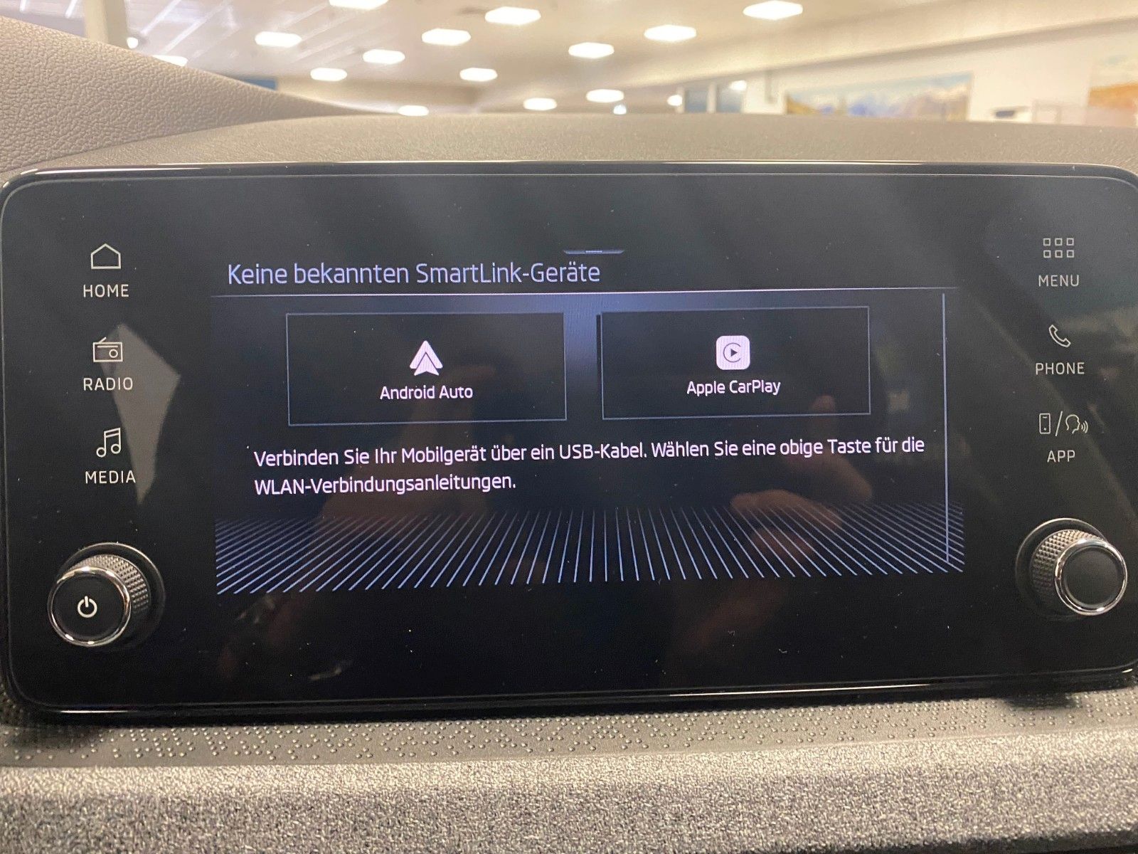 Fahrzeugabbildung SKODA Kamiq 1.5 TSI DSG Selection+SITZHEIZUNG+KAMERA++