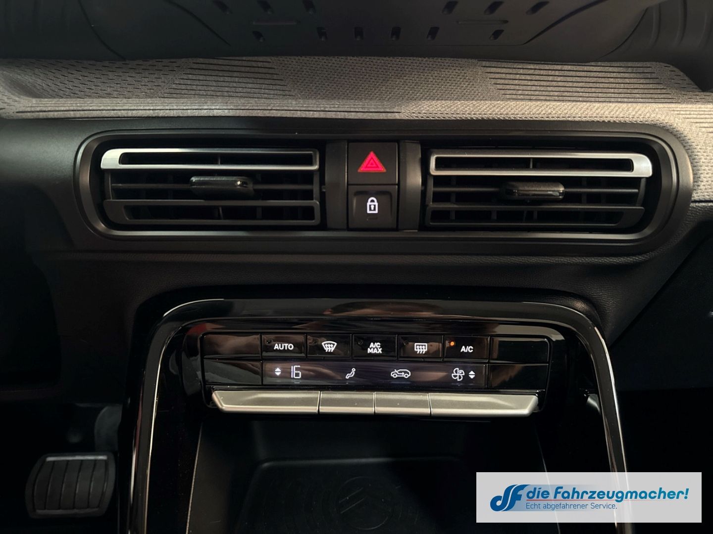 Fahrzeugabbildung Citroën C3 Aircross E 113 MAX HUD Navi LED Apple CarPlay