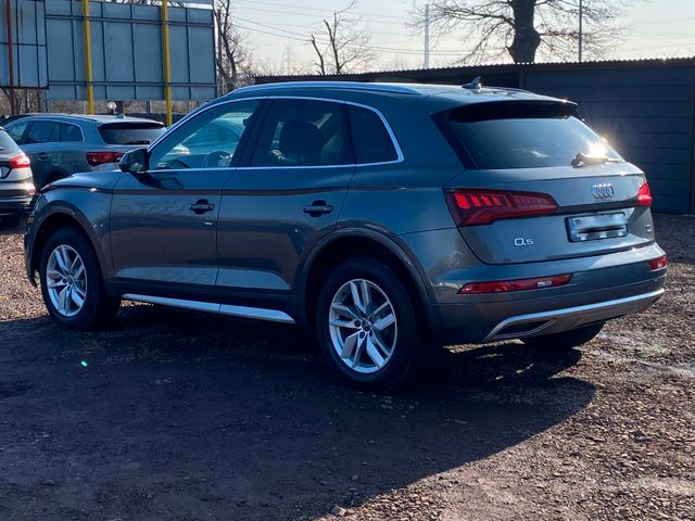 Audi Q5 2.0 TFSI S TRONIC quattro