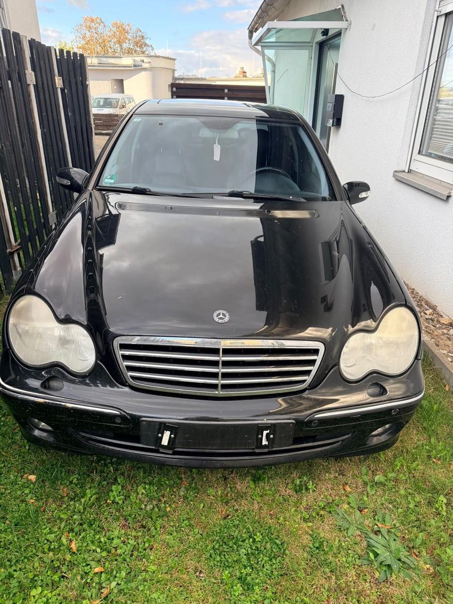 Mercedes-Benz C 180