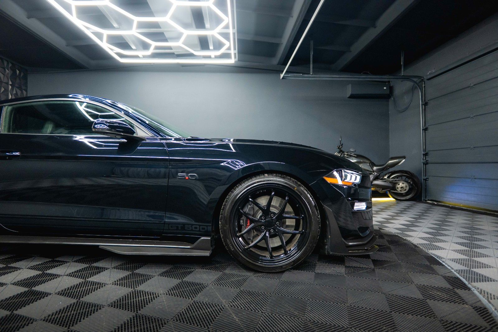 Fahrzeugabbildung Ford Mustang Shelby GT 500 5.0 V8 Performance PREMIUM