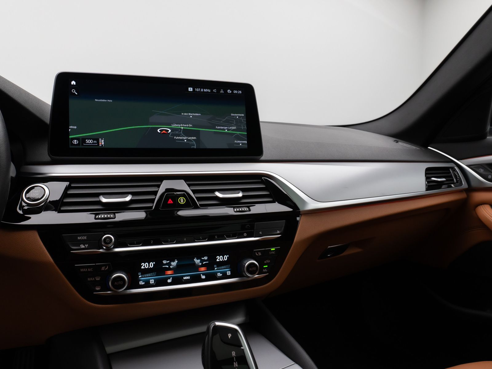 Fahrzeugabbildung BMW 520d Panoram Kamera DAB HiFi 4xKlima Leder Sport