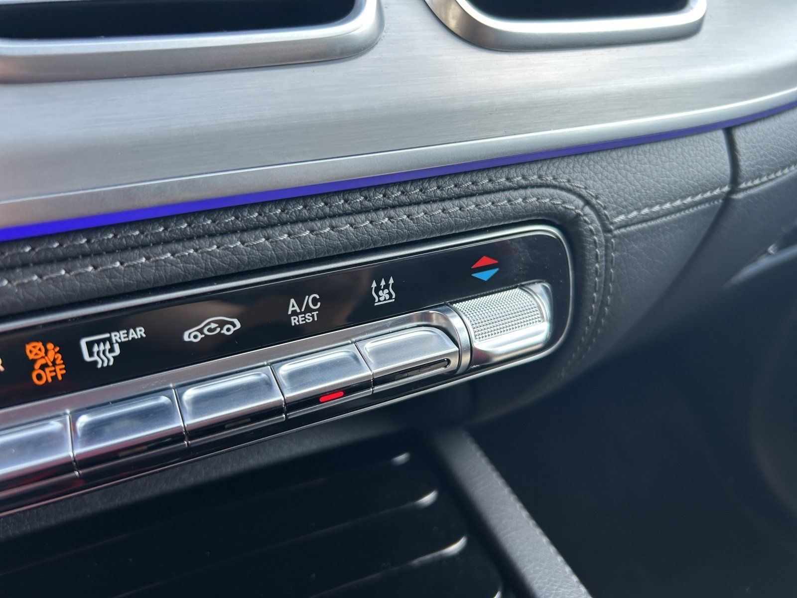 Fahrzeugabbildung Mercedes-Benz GLE53 AMG Prem+ DISTRO Standhz AHK Pano AIRMATIC
