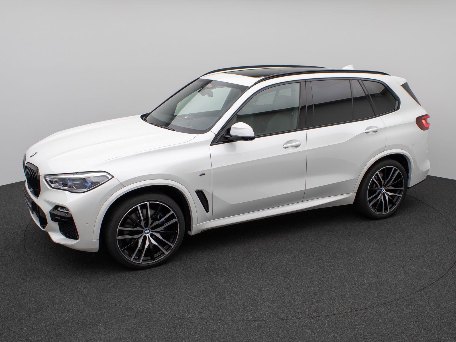 Fahrzeugabbildung BMW X5 M50d Panoram Laser 360°HUD H/K SoftCl AHK 22"