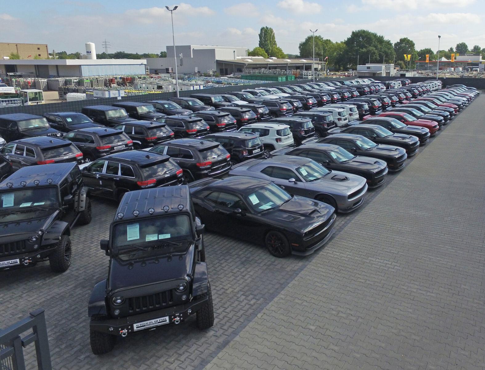 showroom-image-top