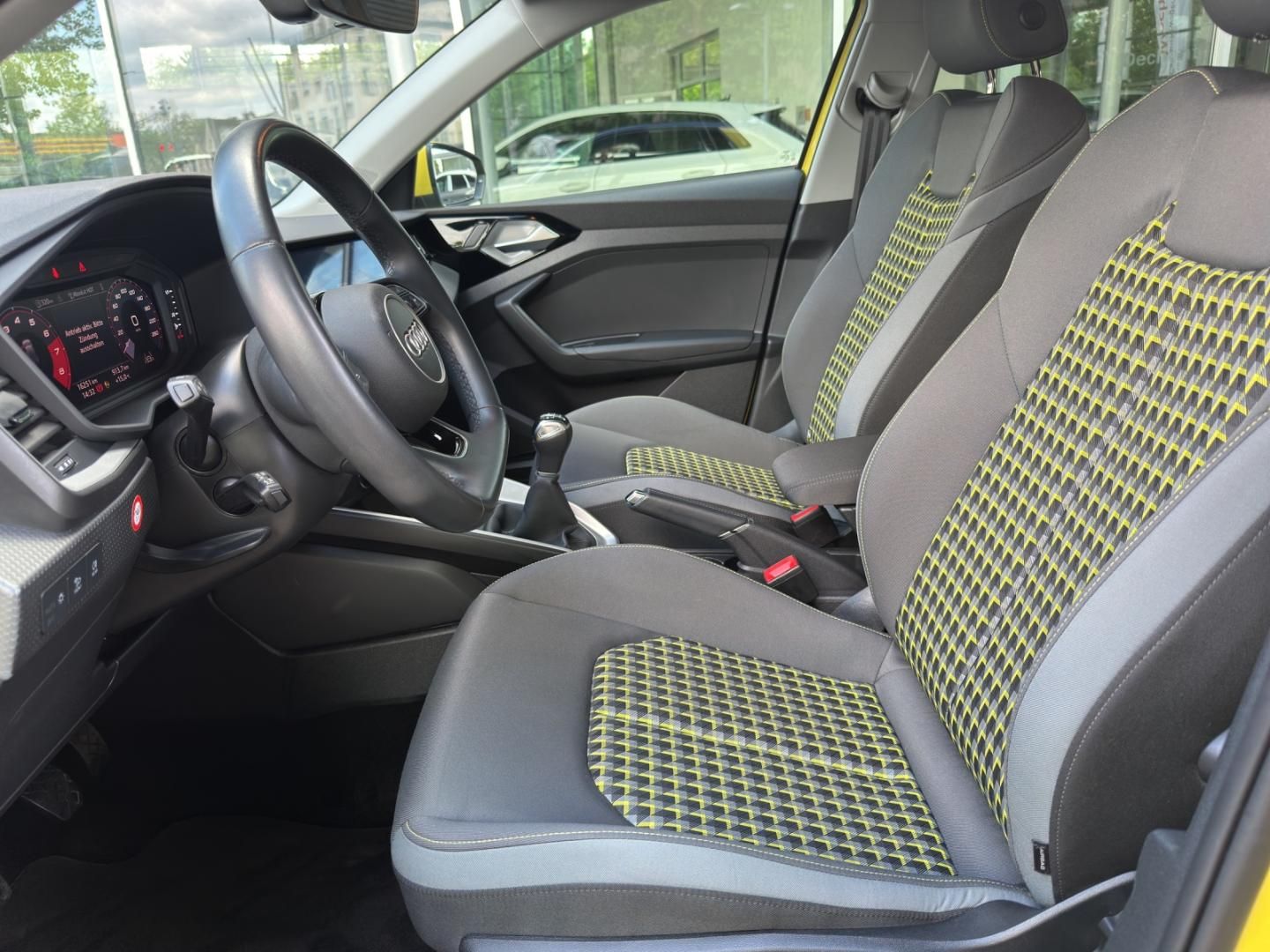 Fahrzeugabbildung Audi A1 Sportback S line S-Line 25 TFSI LED Smartphon