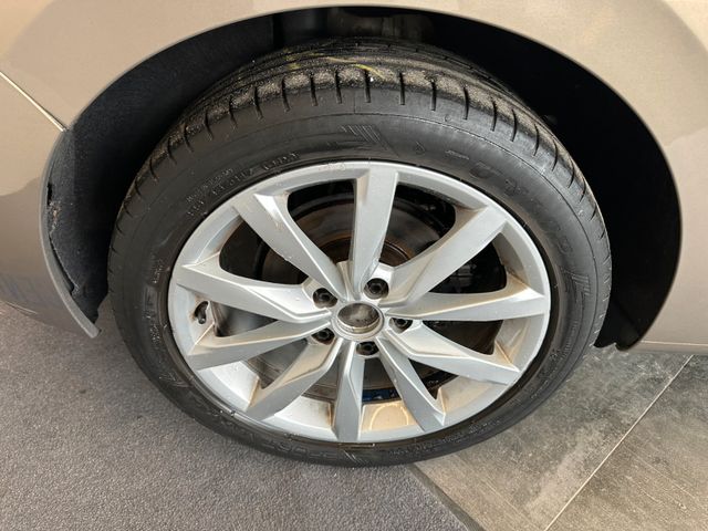 Volkswagen Golf Sportsvan VII Highline *LED*ACC*AHK*