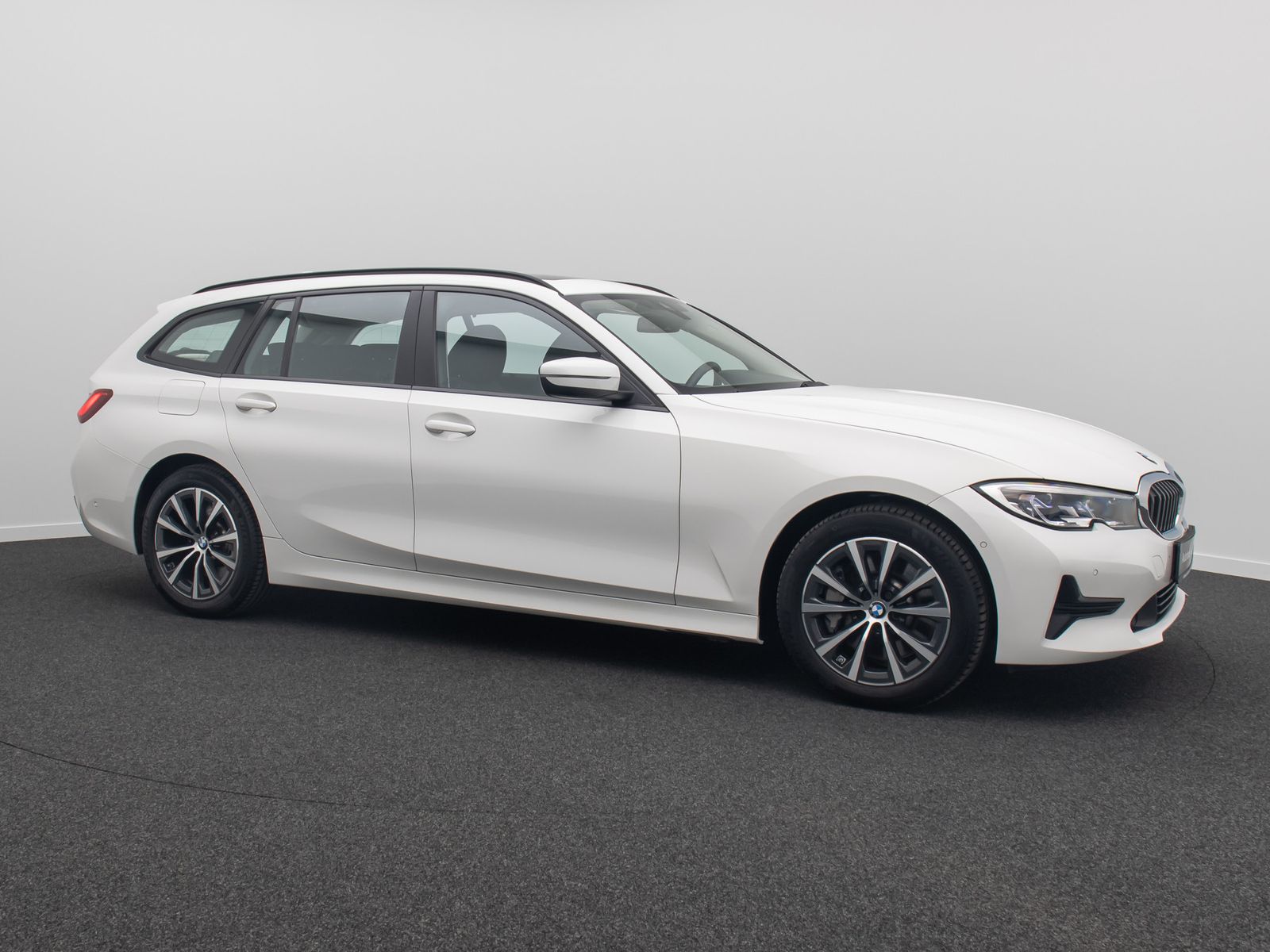 Fahrzeugabbildung BMW 330i AHK Kamera DAB Laser Panorama M Sport HIFi