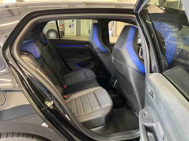 Golf VIII R 2.0 TSI DSG 4M BLACKSTYLE AKRA+PANO+