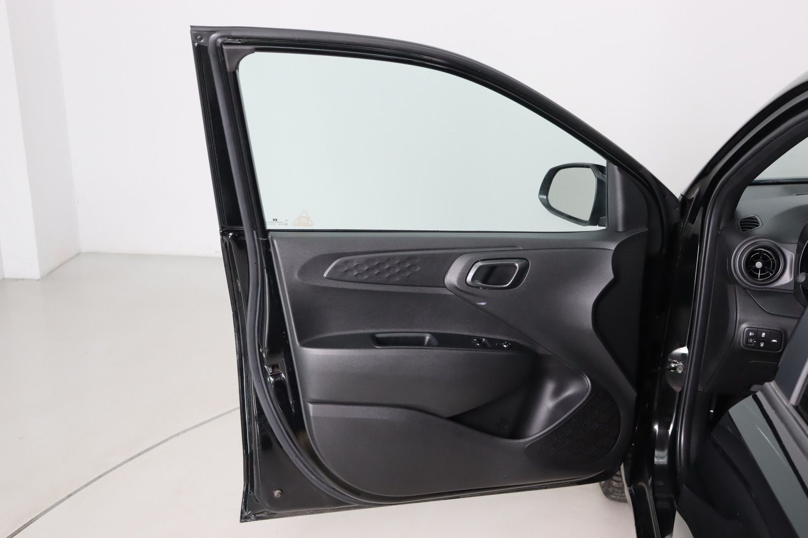 Fahrzeugabbildung Hyundai i10 * DAB * Navi * Lenkradhzg. * Rückfahrk.