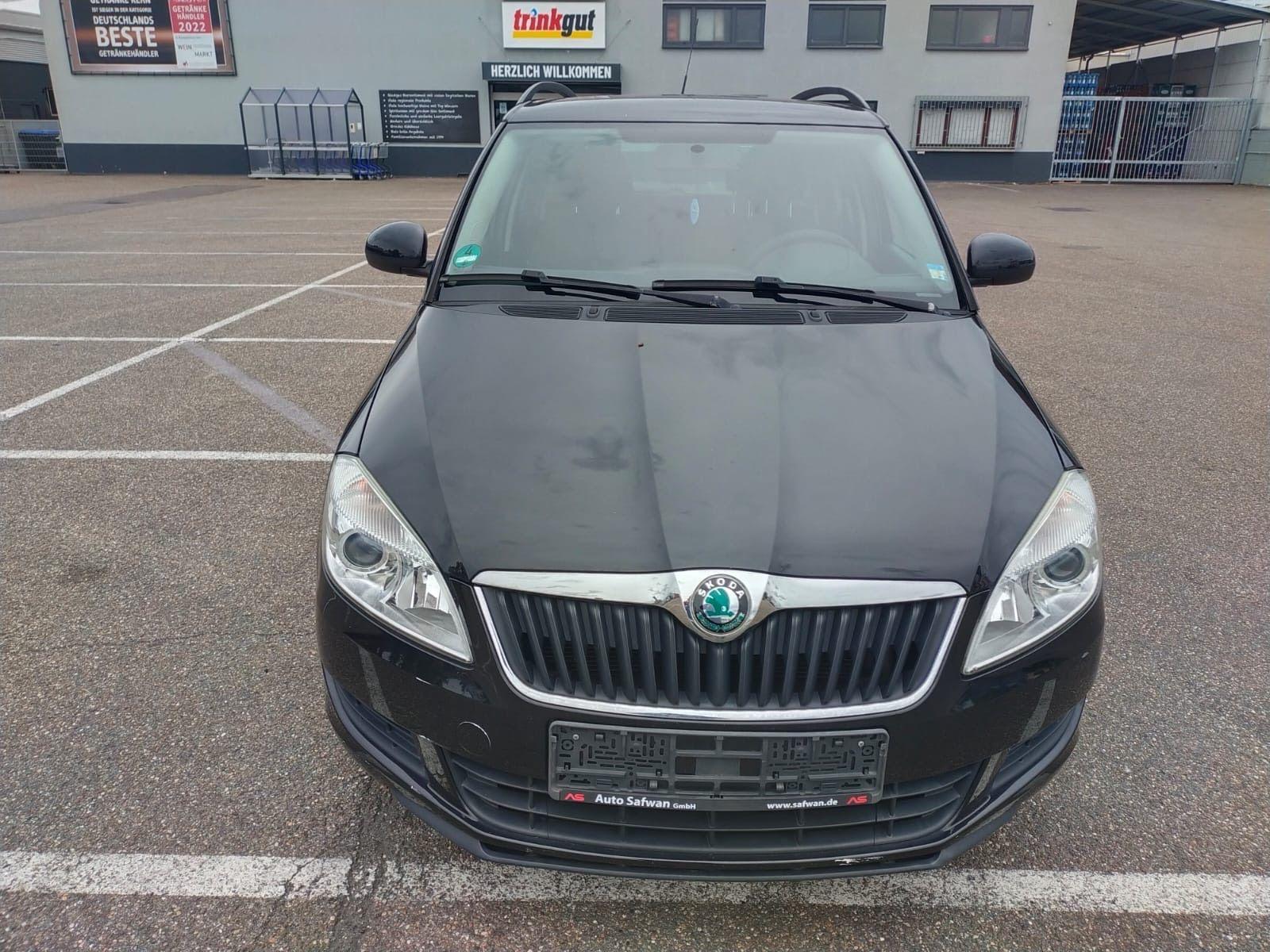 Skoda Fabia 2011 — rear view