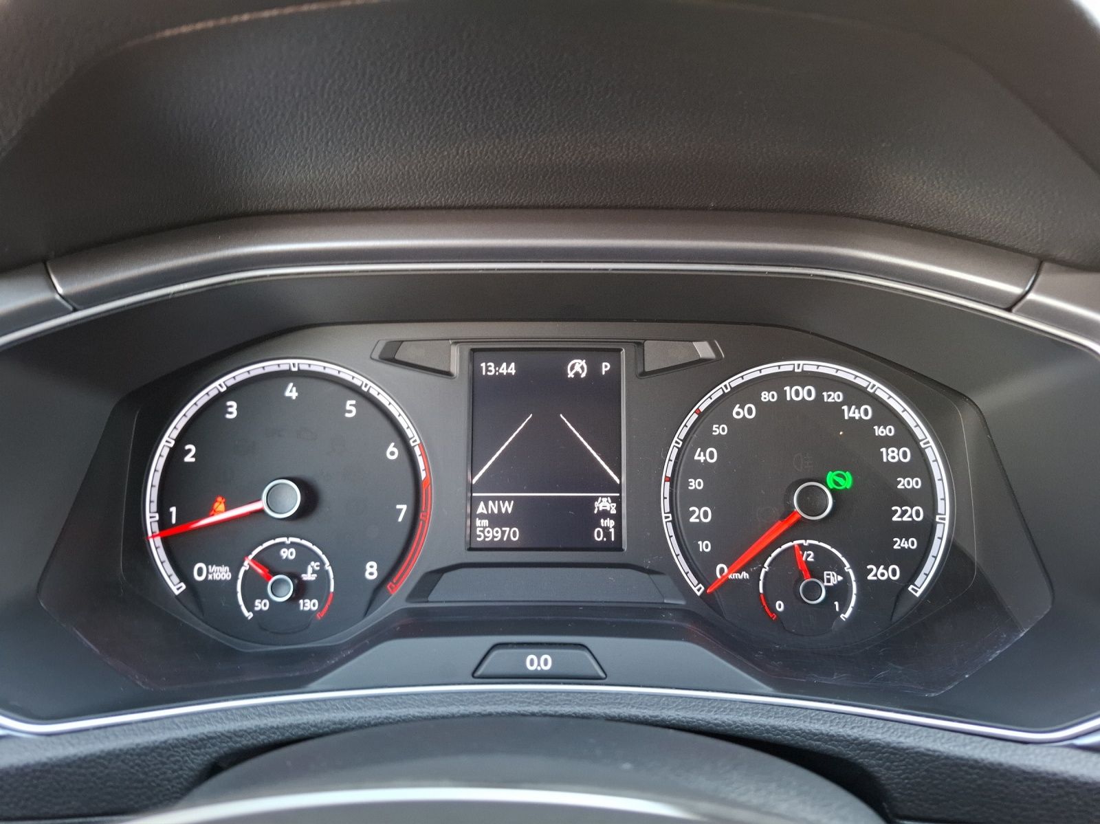 Fahrzeugabbildung Volkswagen T-Roc TSI Active DSG Kamera ACC Navi SH LM