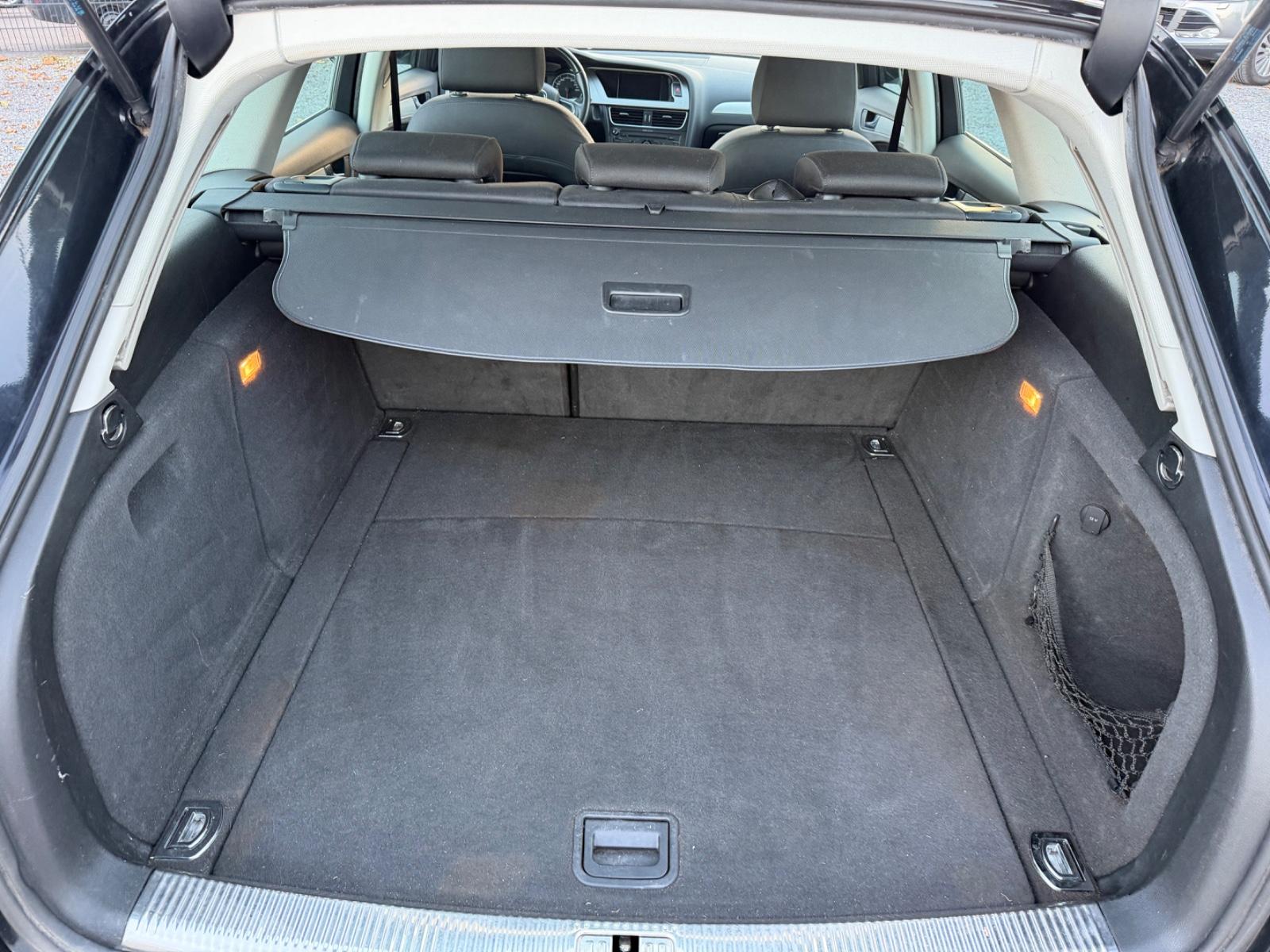 Audi A4 2009 — photo 29