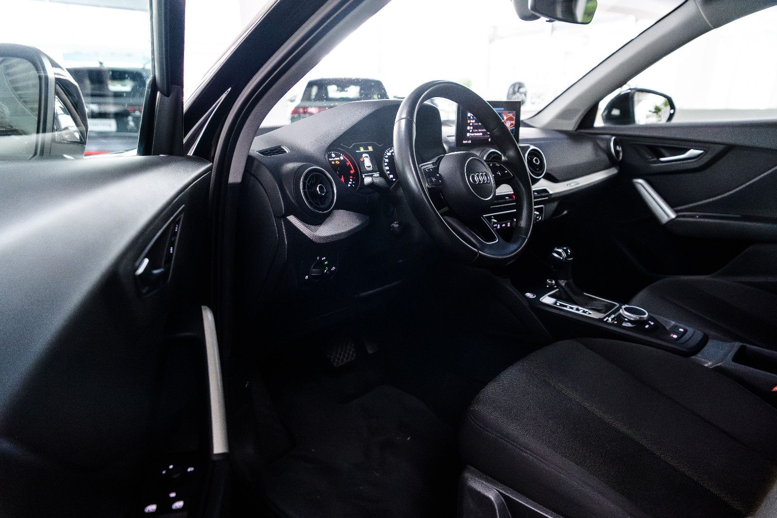 Fahrzeugabbildung Audi Q2 35 TFSI S tronic LED/SZH/NAVI