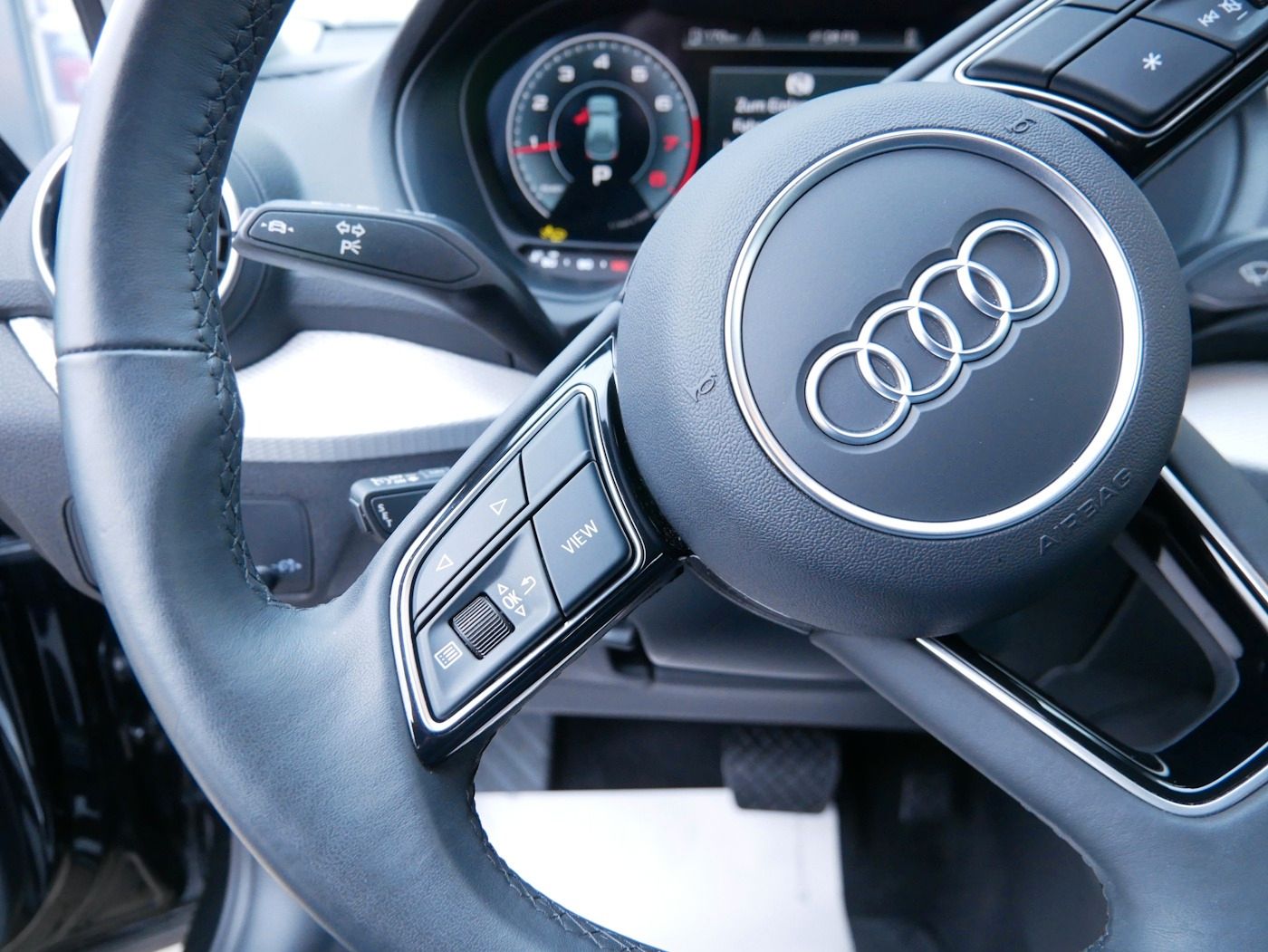 Fahrzeugabbildung Audi Q2 1.5 35 TFSI advanced AHK MATRIX DSG Kamera AC