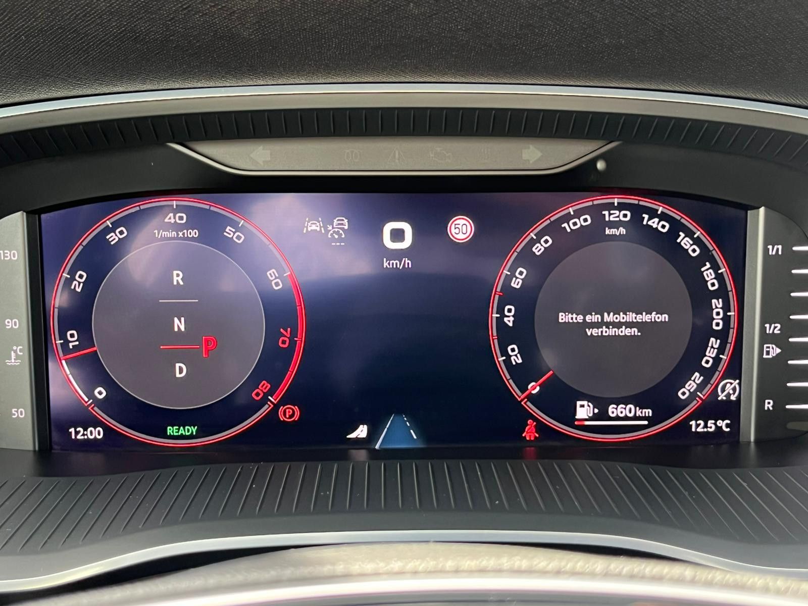 Fahrzeugabbildung SKODA Octavia 1.5 DSG Sportline PANO*MATRIX*AHK*5J.GAR