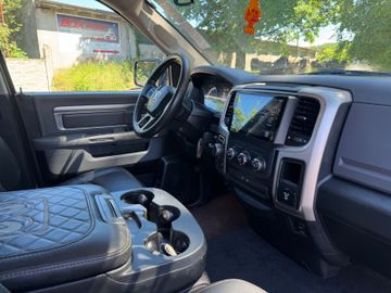 Dodge RAM - 8