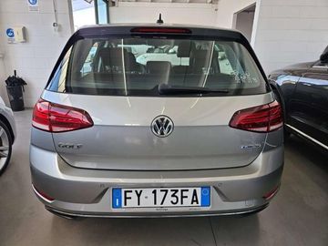 Volkswagen Golf - 5