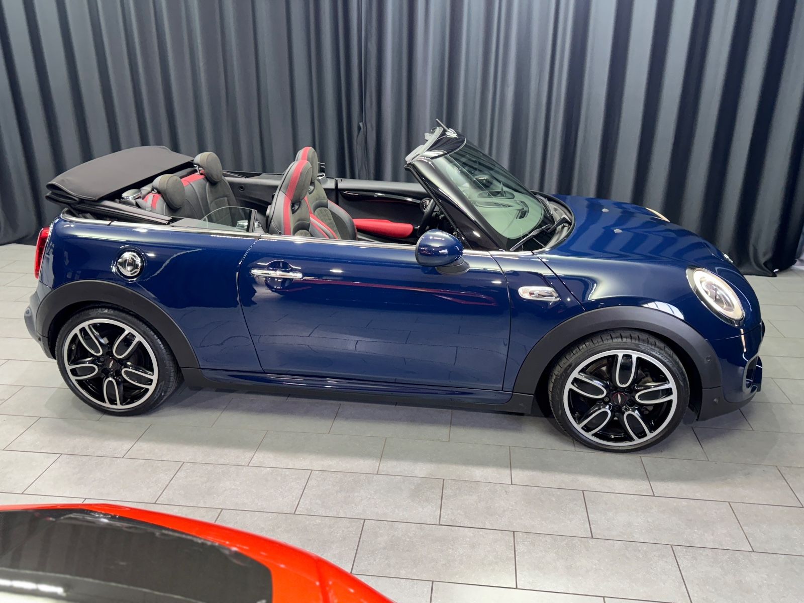 Fahrzeugabbildung MINI Cooper S Cabrio|JCW-PAKET|HARMAN/KARDON|VOLL