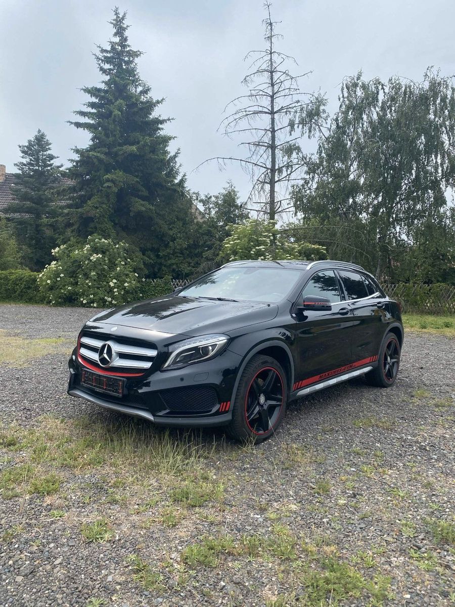 MERCEDES-BENZ Mercedes Benz GLA 250 4MATIC