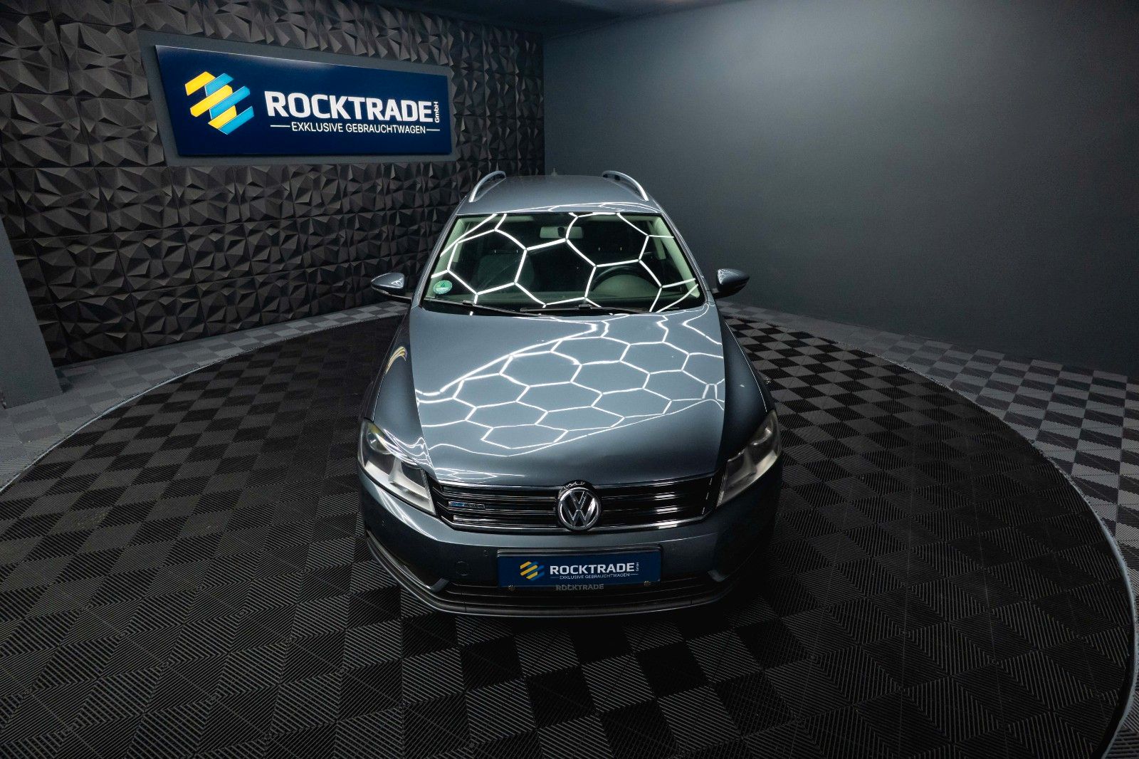 Fahrzeugabbildung Volkswagen Passat Variant 1.6 TDI Trendline BlueMotion TÜV