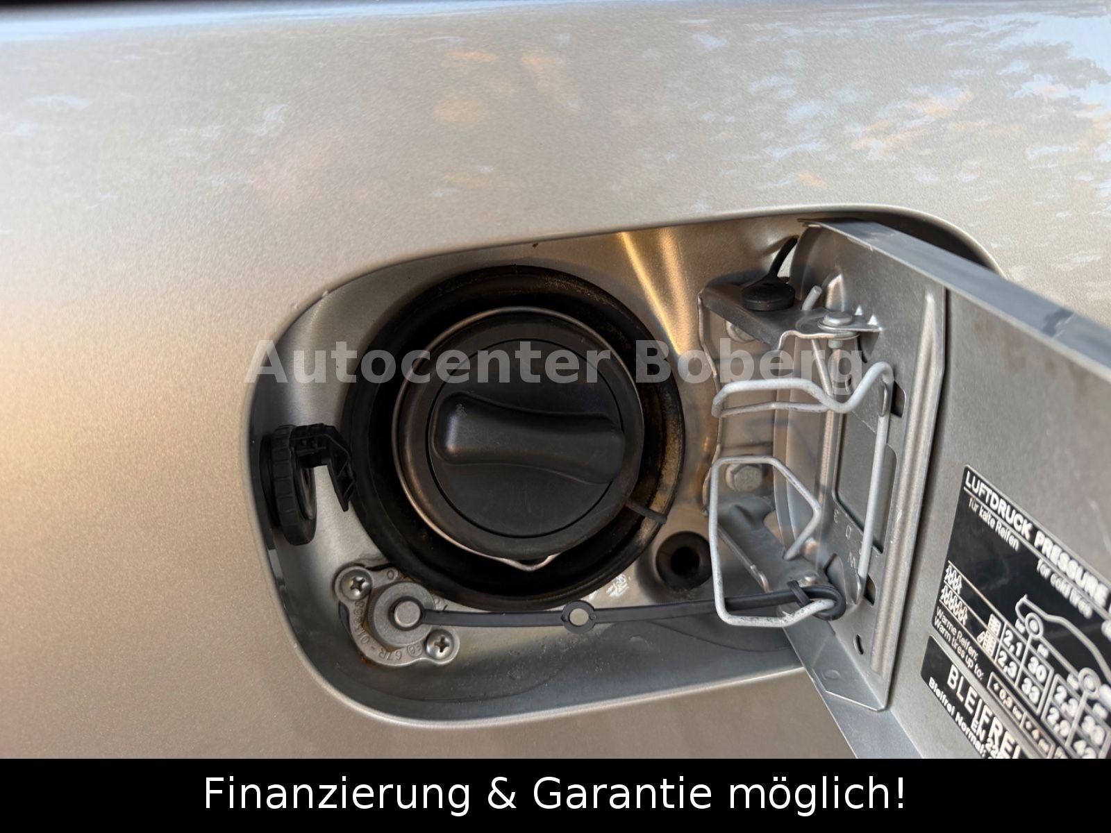 Mercedes-Benz C200 2004 — photo 24