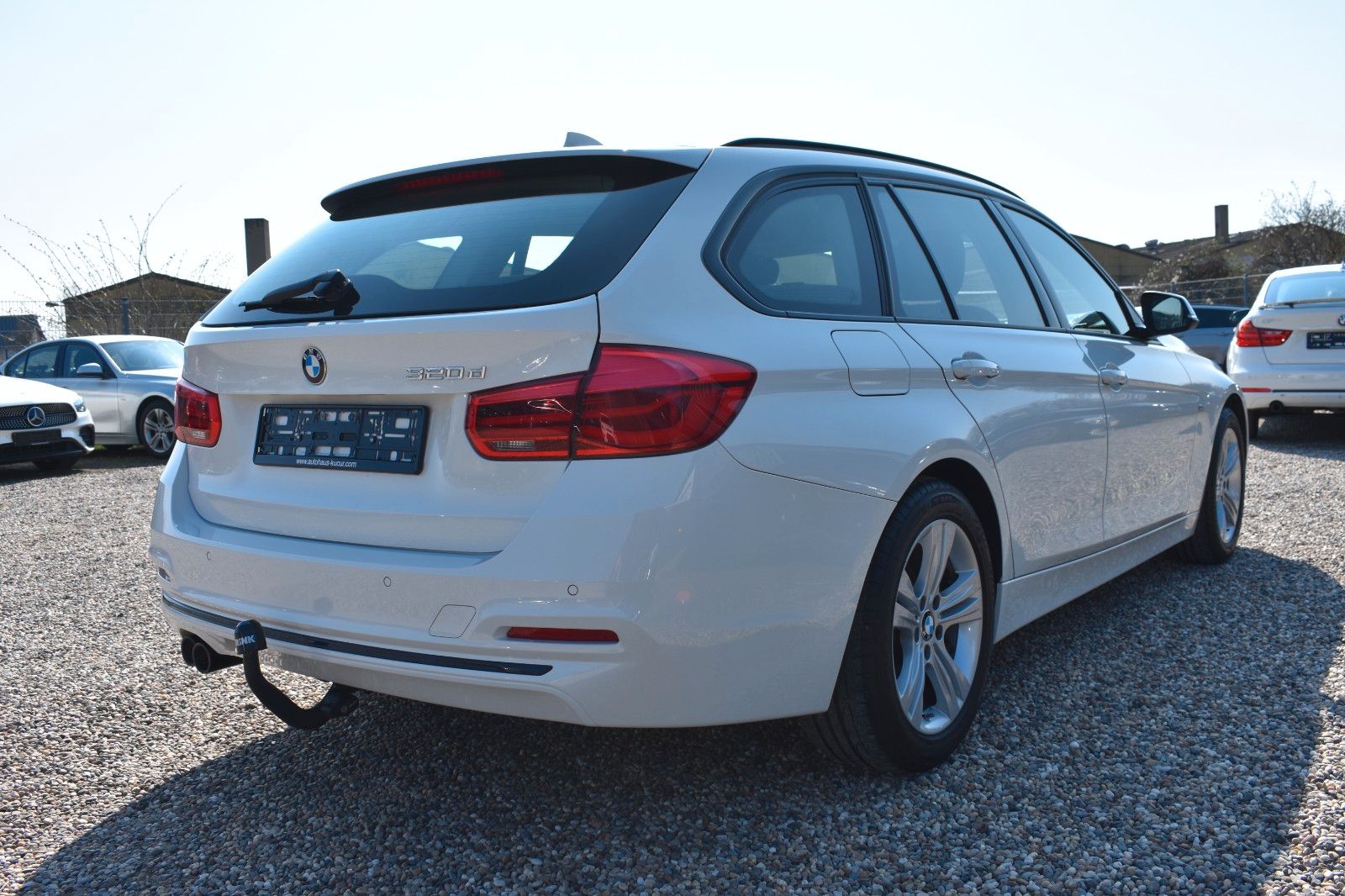 Fahrzeugabbildung BMW 320 d Touring Sport Line Automatik AHK